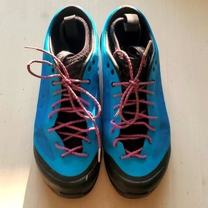 Arc'teryx Acrux FL GTX Approach Shoes    size 7 US/38 EU
